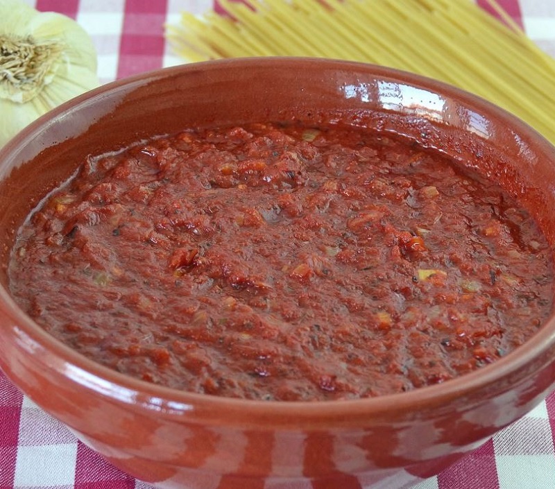 Italian-Style Tomato Sauce Recipe