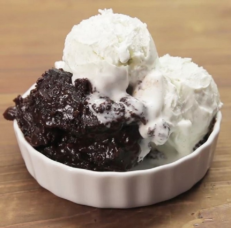 Slow Cooker Chocolate Lava Cake Recipe